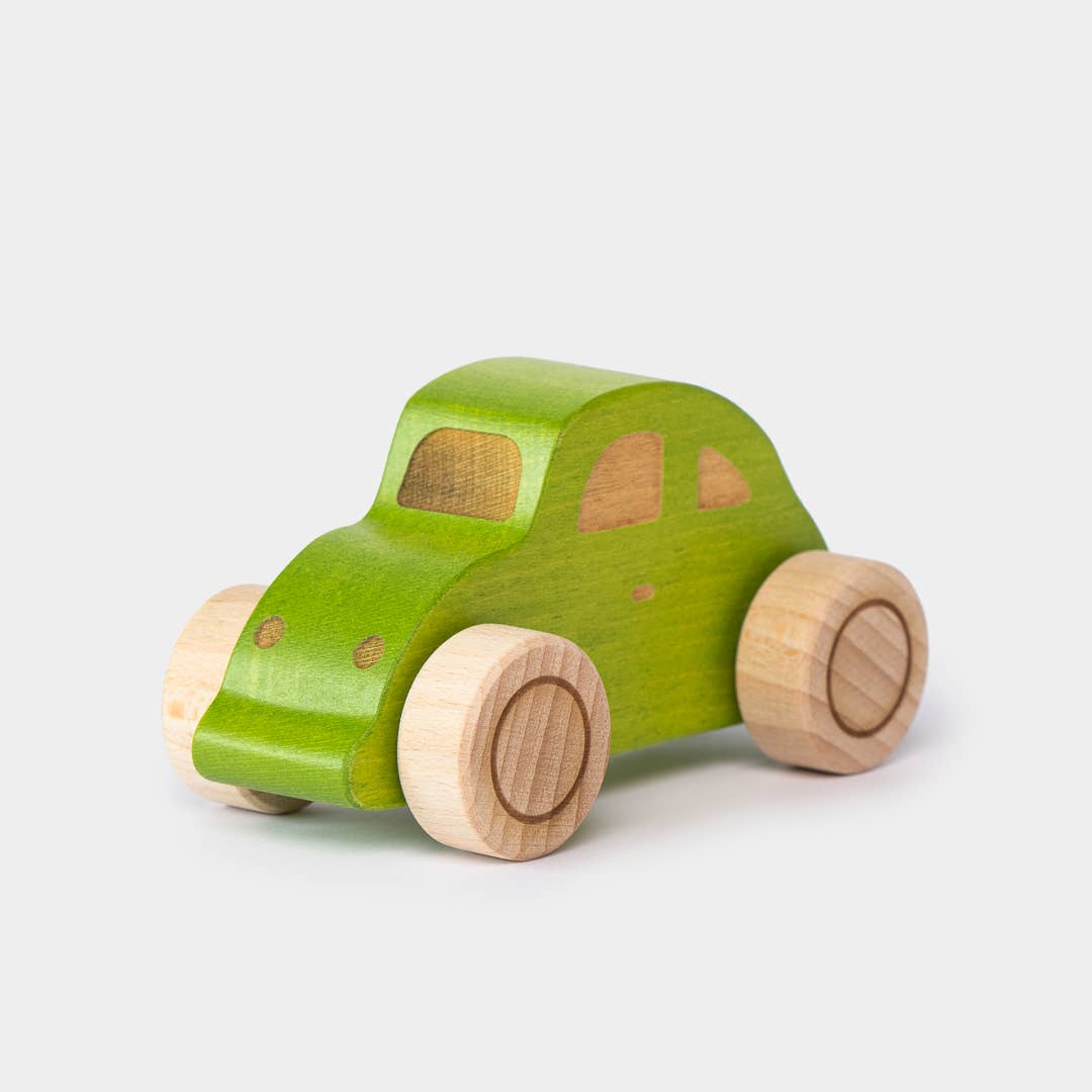 Beetle Bil – Håndlaget Treleke for Små Eventyrere • Grønn